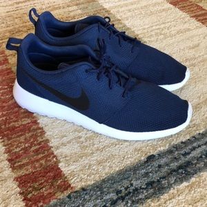 Nike Roshe one *Brand New*
